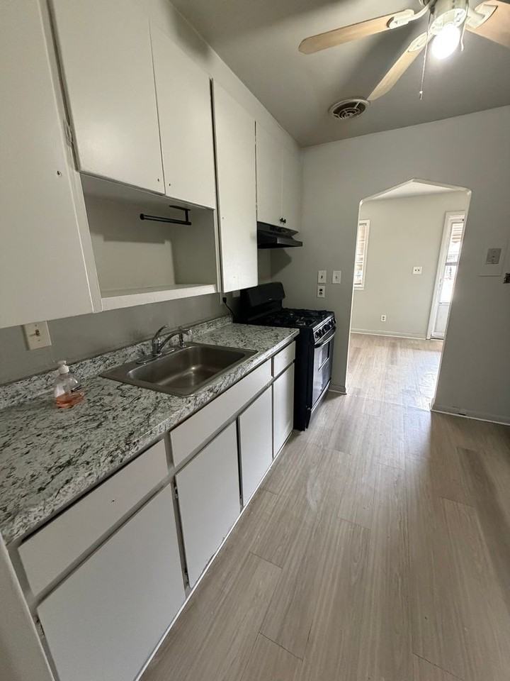 18639 Hazelwood St - Photo 5 of 11