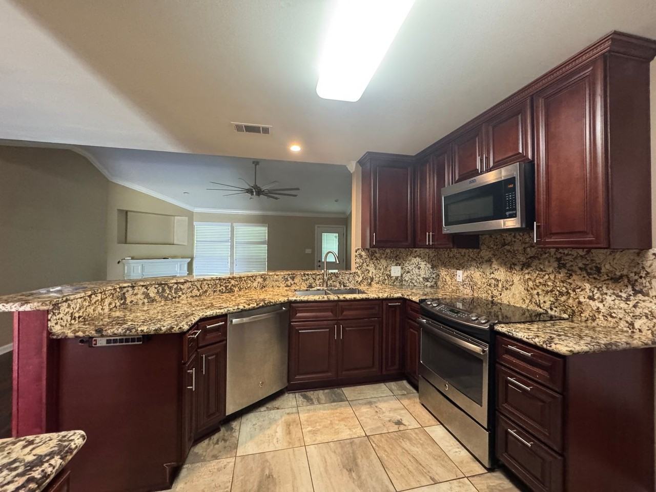 23673 Sweetbriar Ct - Photo 3 of 11