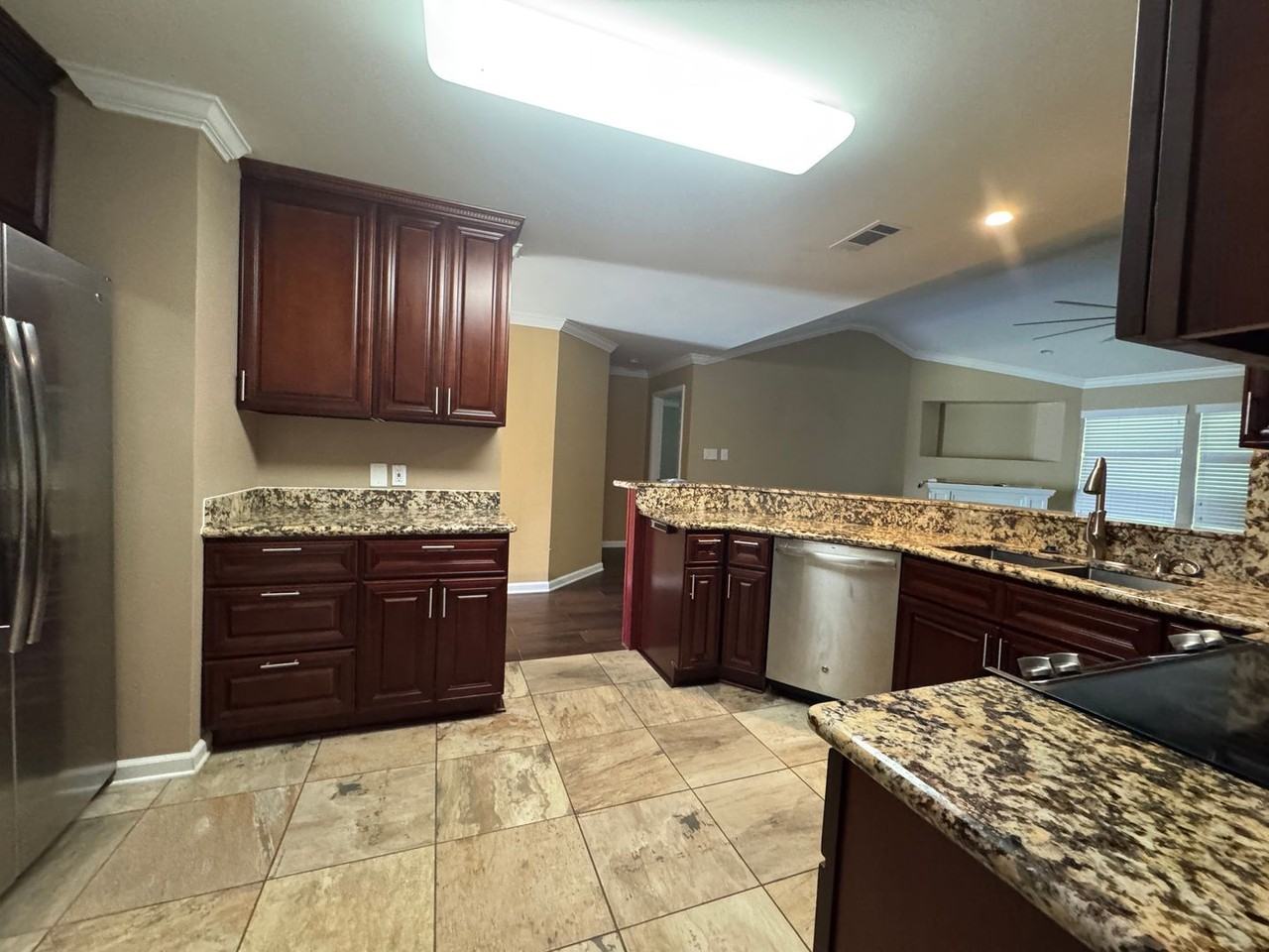 23673 Sweetbriar Ct - Photo 4 of 11