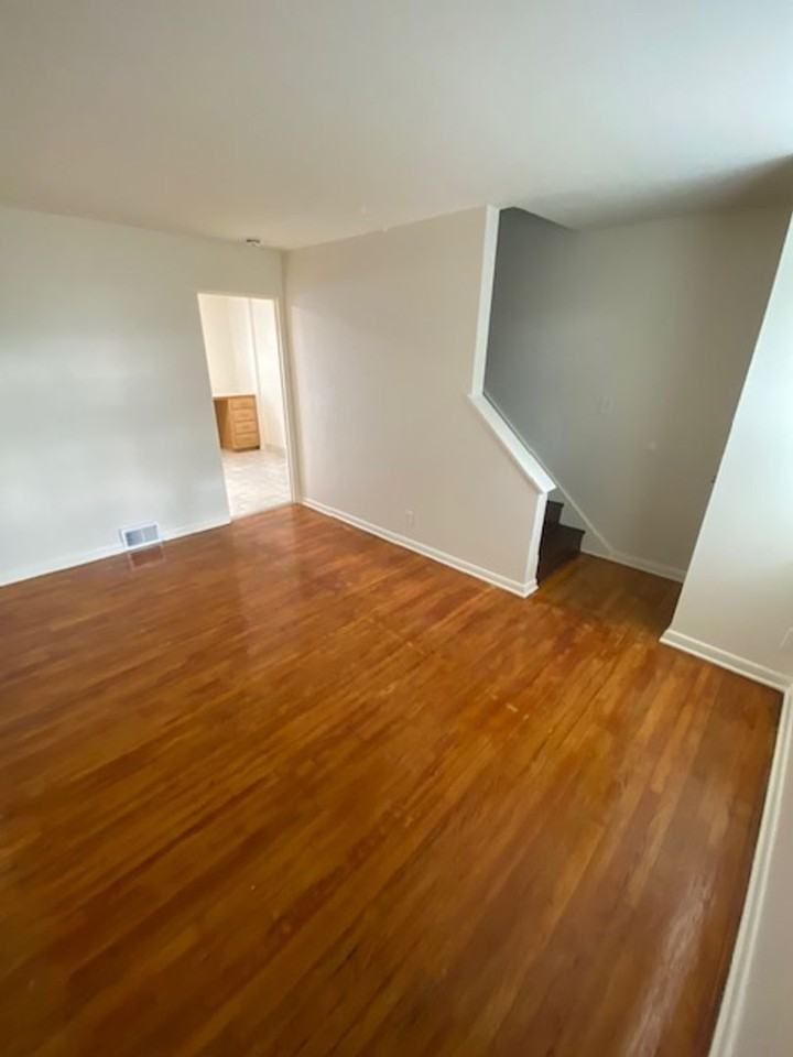 2112 Fulton Rd Nw - Photo 4 of 15