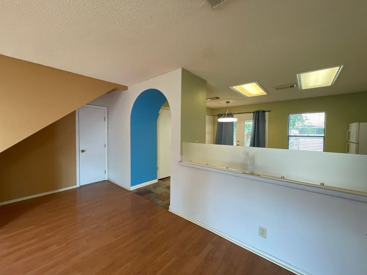 7926 Ruby Mdw - Photo 4 of 18