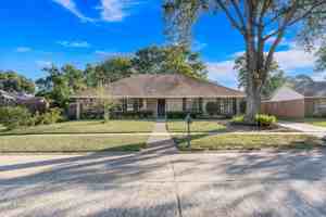 featured image of 7617 Tampa Way