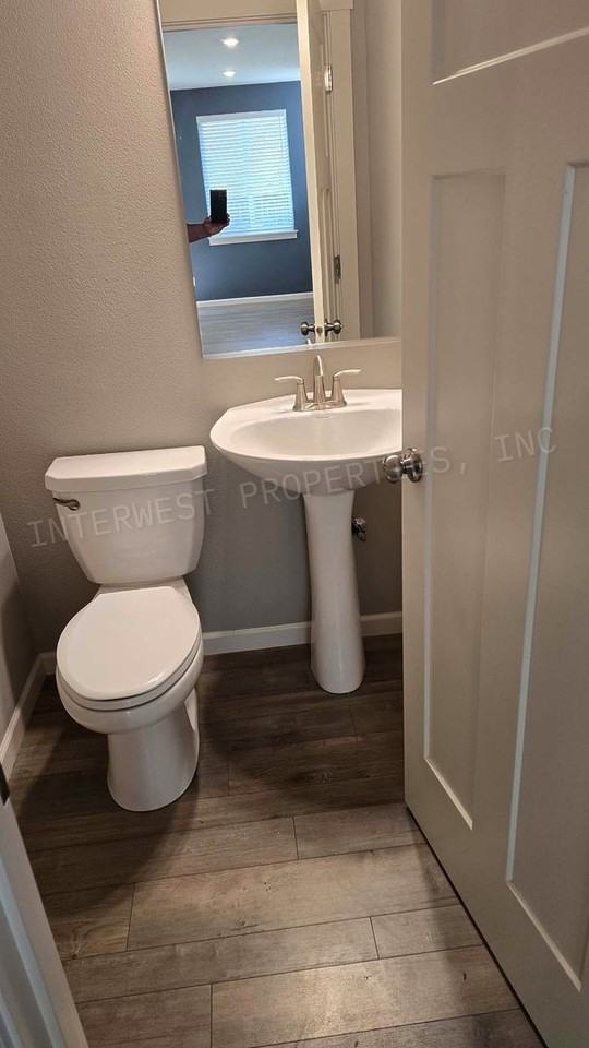4145 S Waters Edge Way - Photo 4 of 21