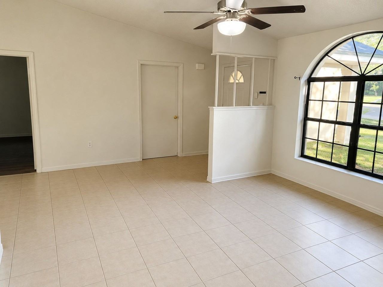 109 Oak Cir - Photo 2 of 2