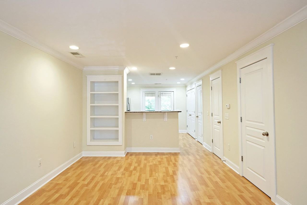 1850 Candlewood Ct #205 - Photo 2 of 17