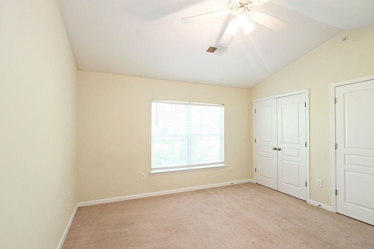 1850 Candlewood Ct #205 - Photo 7 of 17
