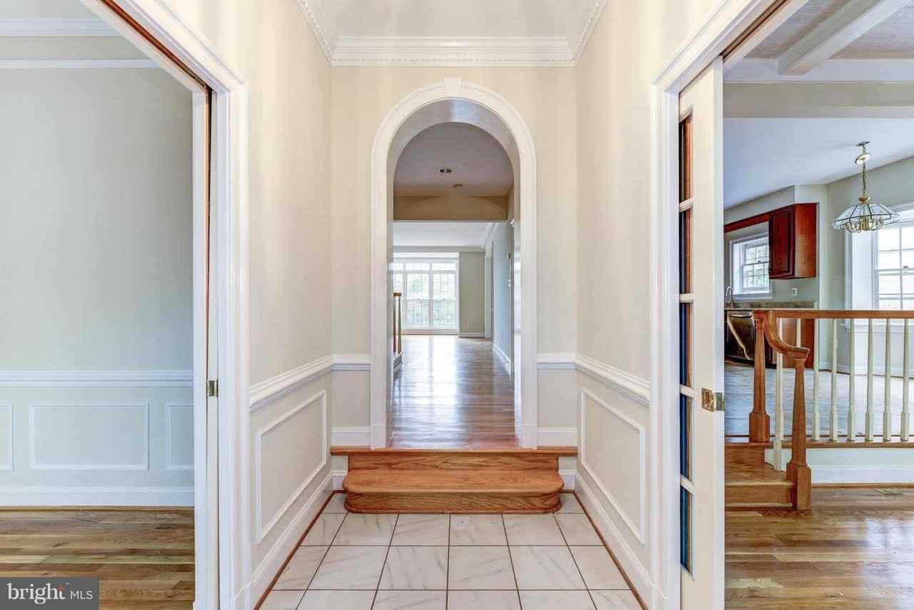 8904 Barrowgate Ct - Photo 3 of 22
