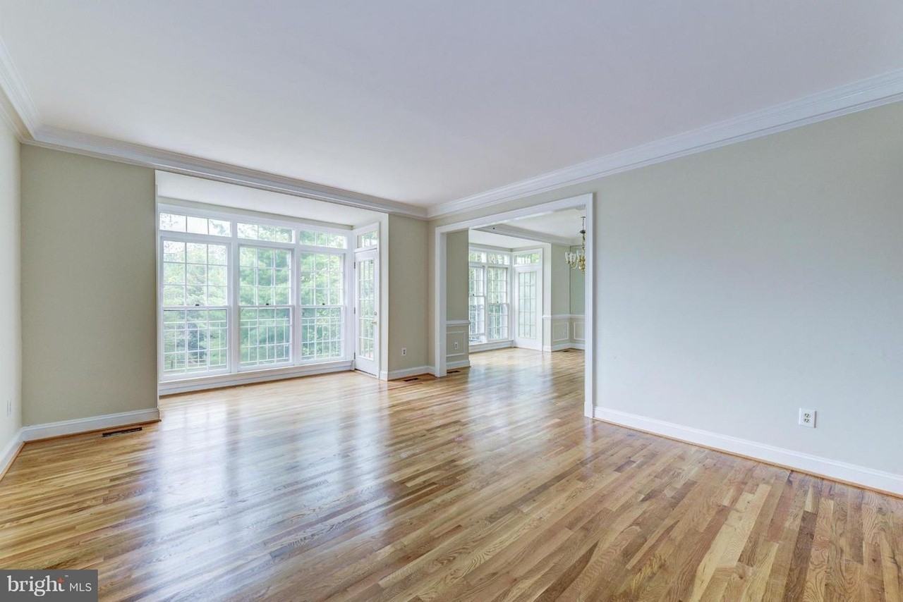 8904 Barrowgate Ct - Photo 4 of 22
