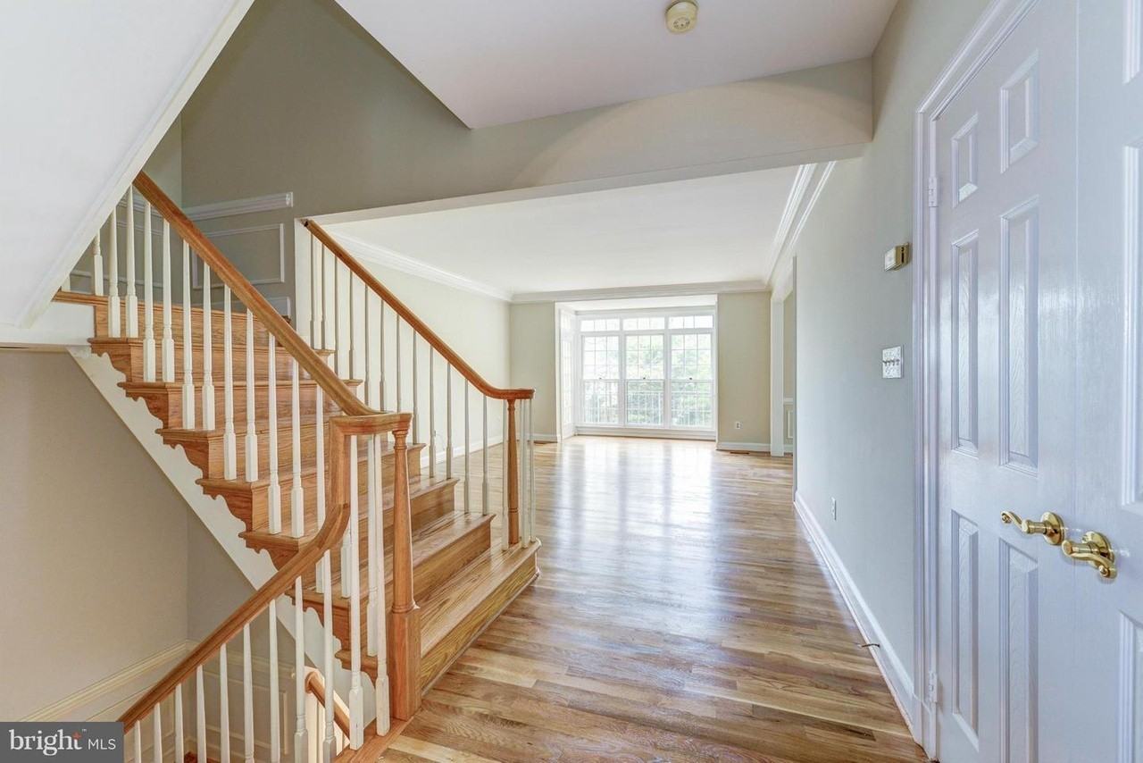 8904 Barrowgate Ct - Photo 5 of 22