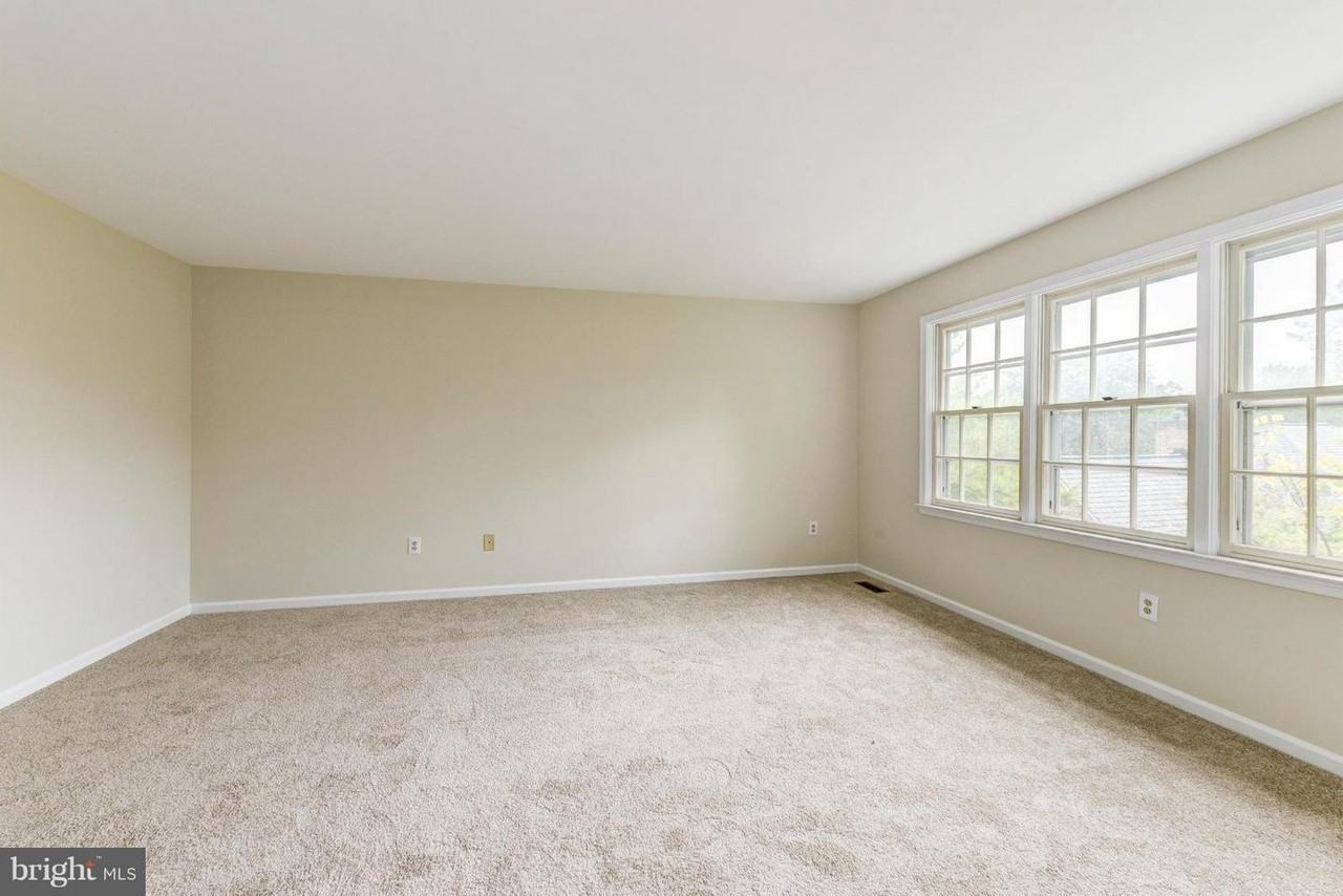 8904 Barrowgate Ct - Photo 6 of 22