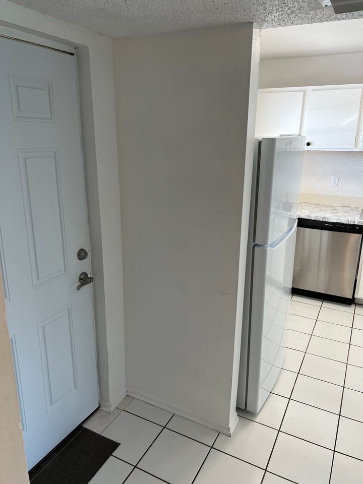 2625 State St - Photo 3 of 15