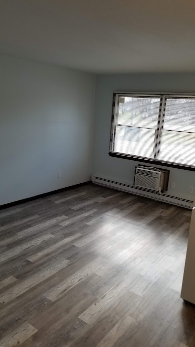 615 Lincoln St #F - Photo 2 of 8