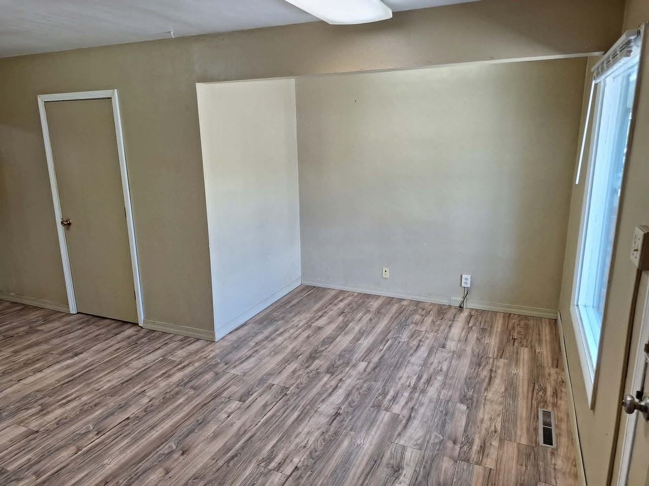 3204 Busch St #3206 - Photo 3 of 9