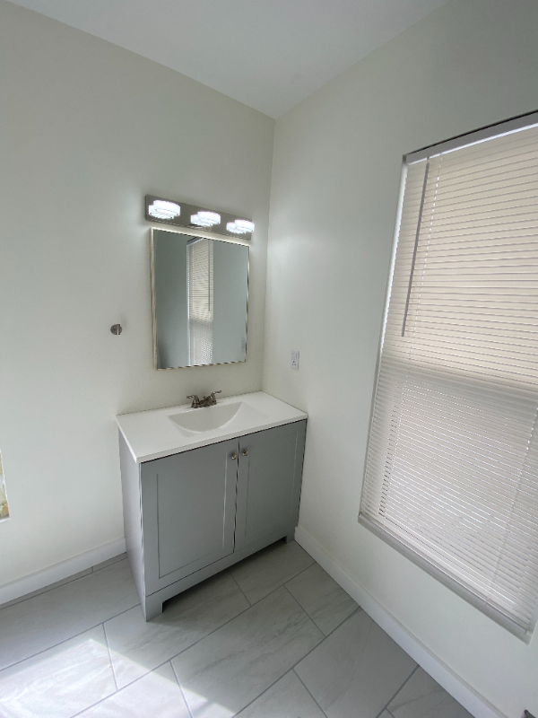 329 W 8th St - Photo 7 of 9