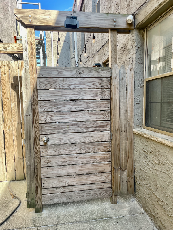 1005 Frankford Ave - Photo 3 of 20