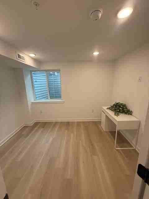 1354 S Dover St - Photo 2 of 17