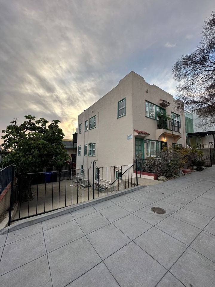 2446 India St - Photo 2 of 26