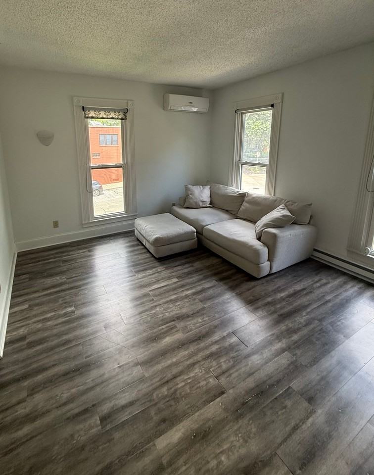 754 19th St #3 - Photo 2 of 6