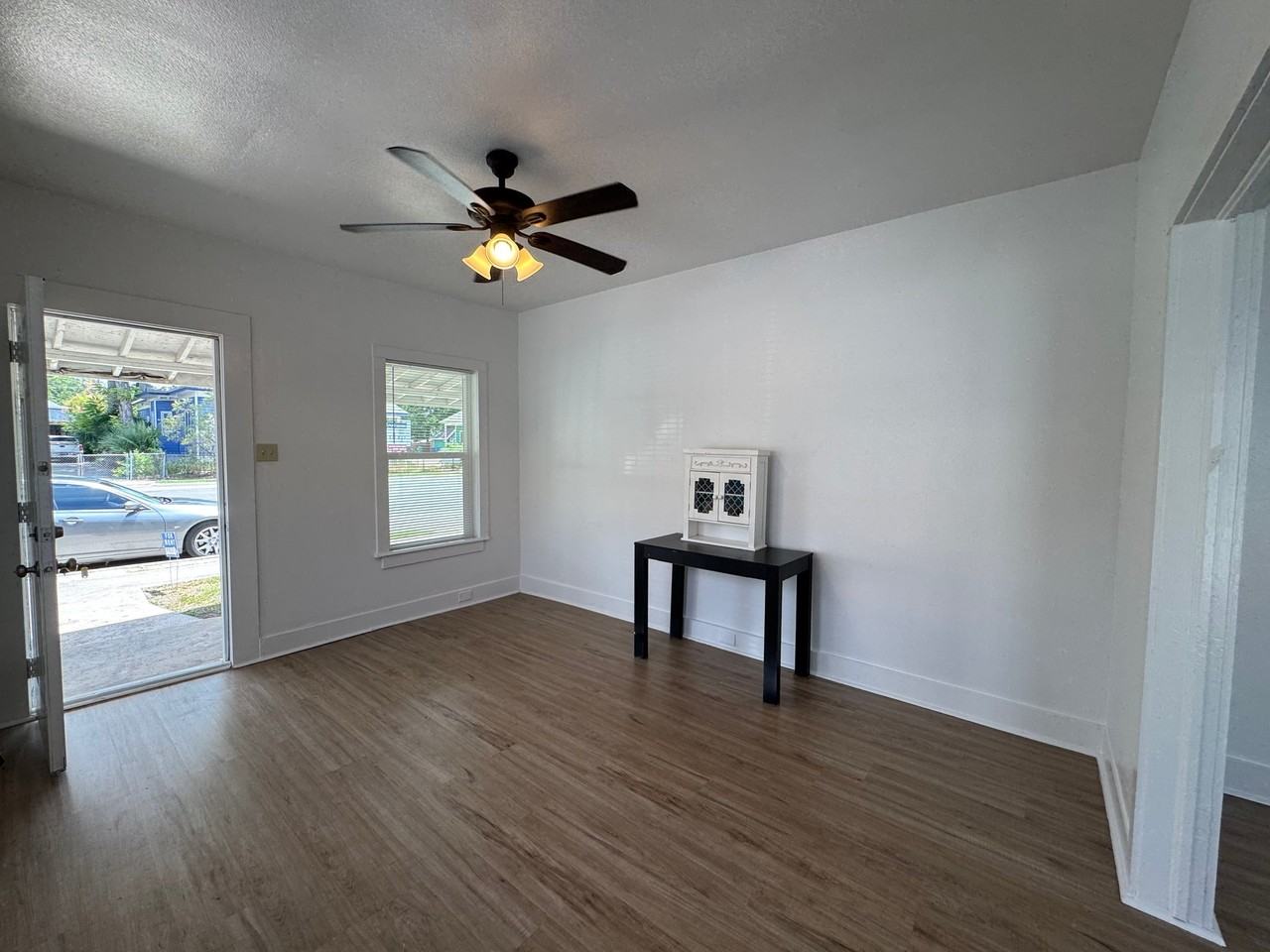 840 Steves Ave #840 - Photo 3 of 11