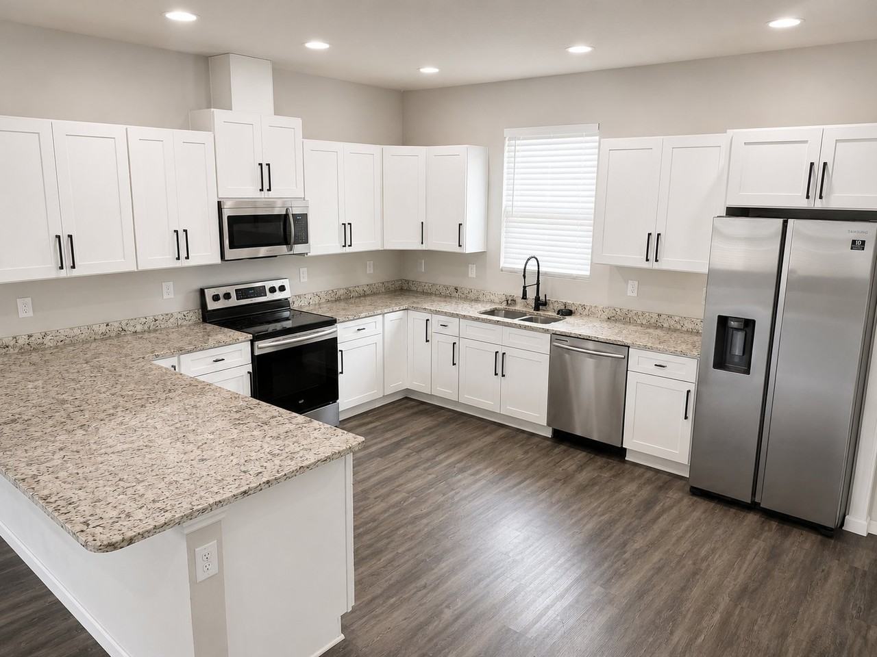 1061 Salina St Se - Photo 4 of 28