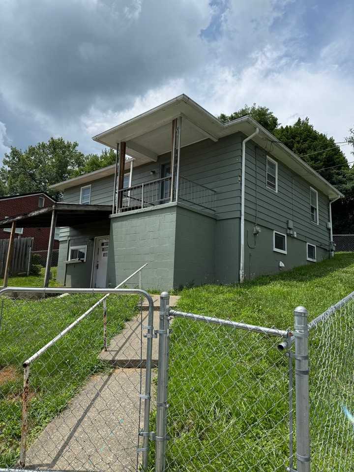 308 Watson Ave - Photo 2 of 28