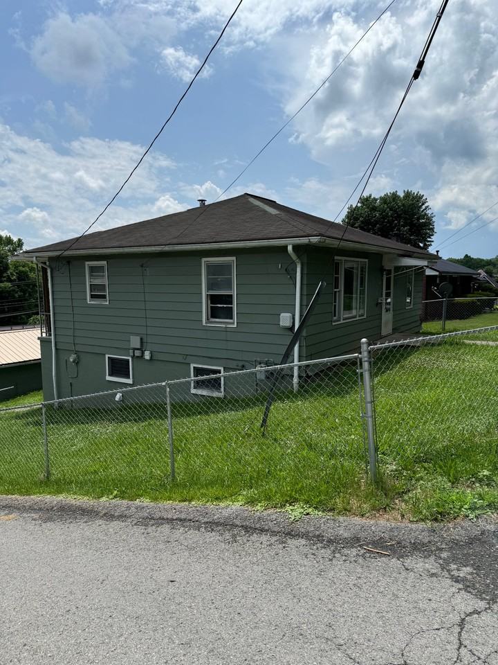 308 Watson Ave - Photo 3 of 28