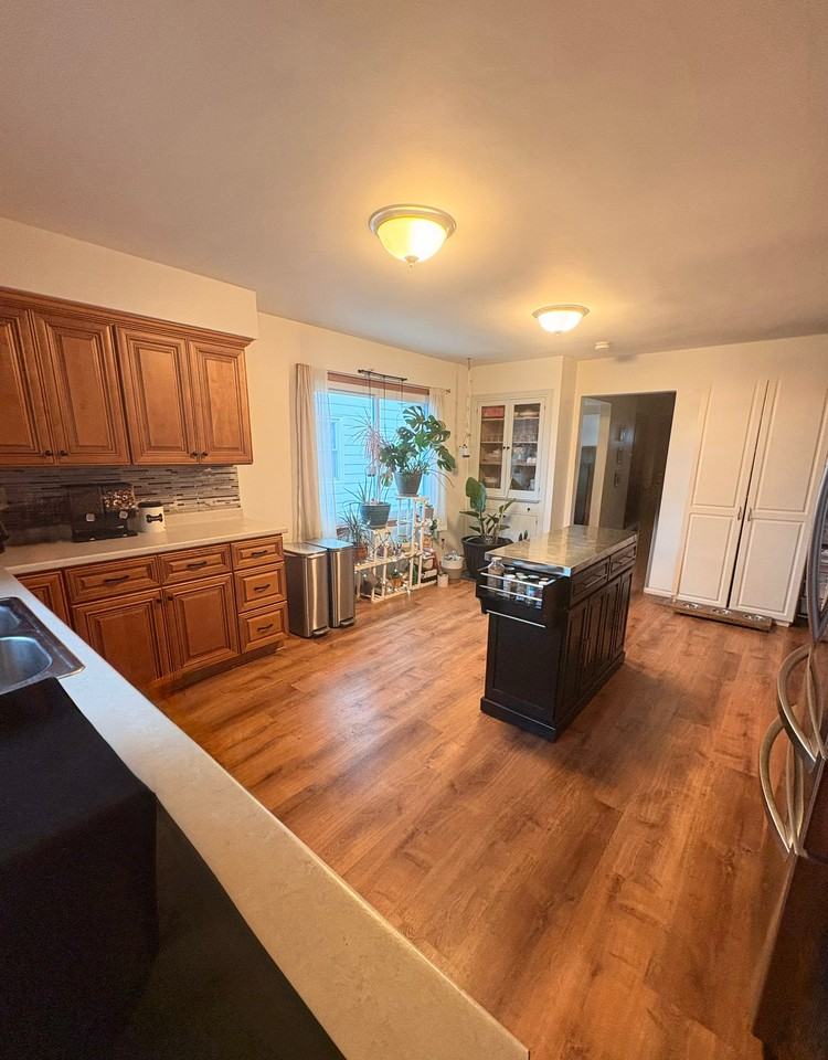 1342 S 90th St - Photo 3 of 26