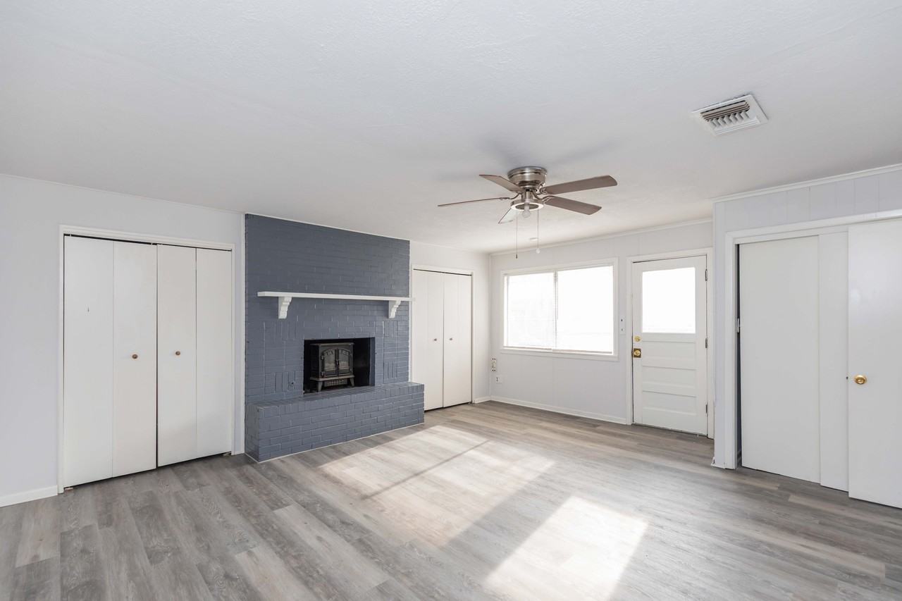 2706 Curtis Dr Unit B #B - Photo 2 of 15