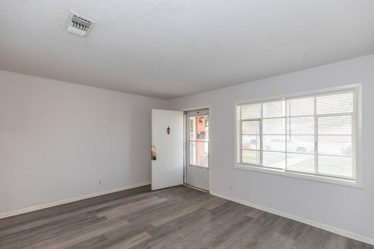 2706 Curtis Dr Unit B #B - Photo 5 of 15