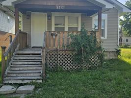 featured image of 2315 N Ellis St