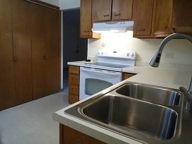 1142 Fillmore St - Photo 5 of 11