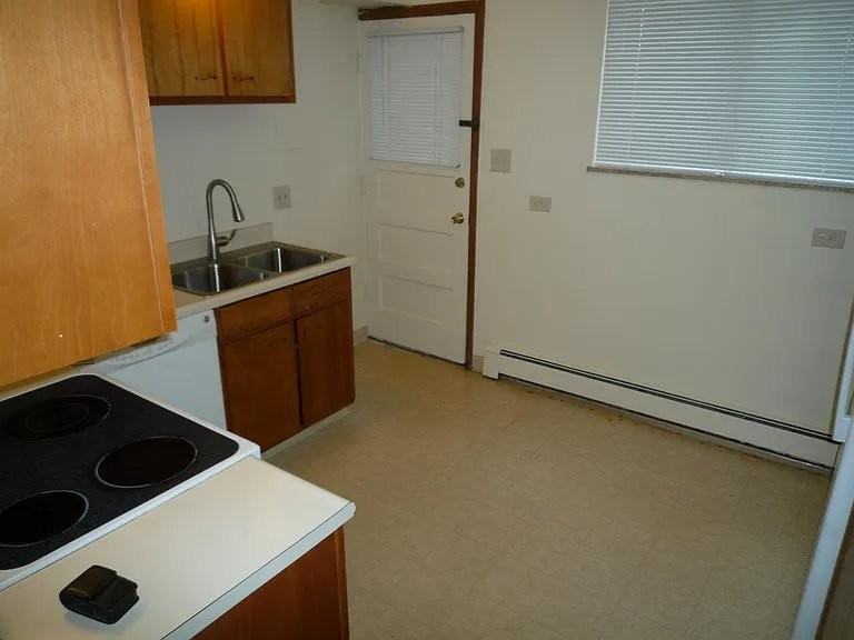 1142 Fillmore St - Photo 7 of 11