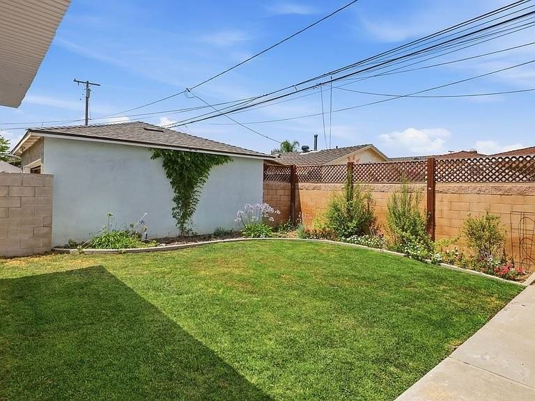 4809 Falcon Ave - Photo 3 of 18