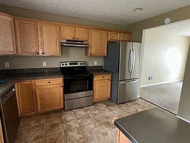 1040 Gleason Dr - Photo 2 of 8