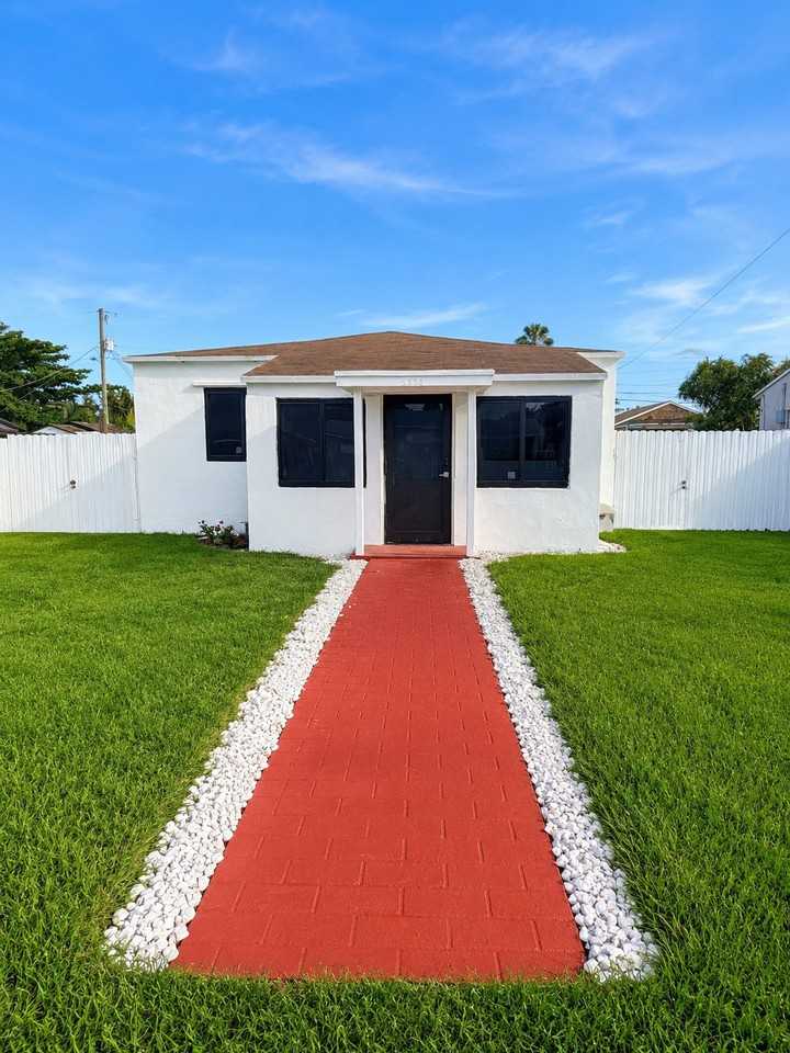 2214 Mckinley St #A - Photo 5 of 5