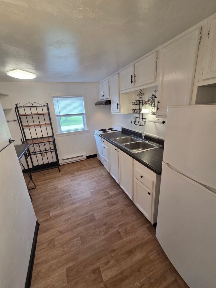 130 Karen St #4 - Photo 3 of 15