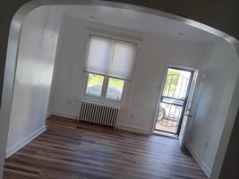 featured image of 1530 W Oakdale St