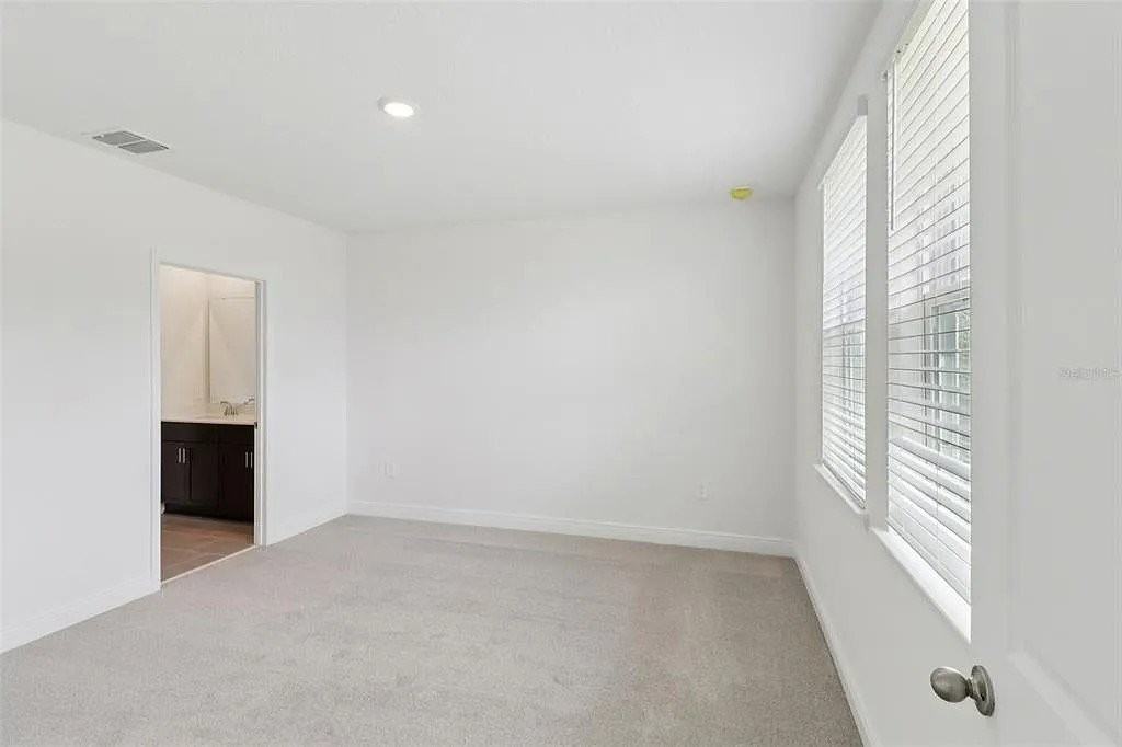803 Sunshower Dr - Photo 3 of 7