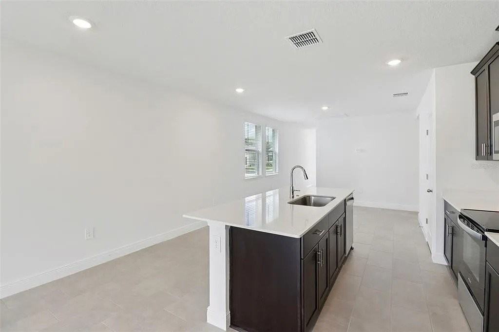 803 Sunshower Dr - Photo 6 of 7
