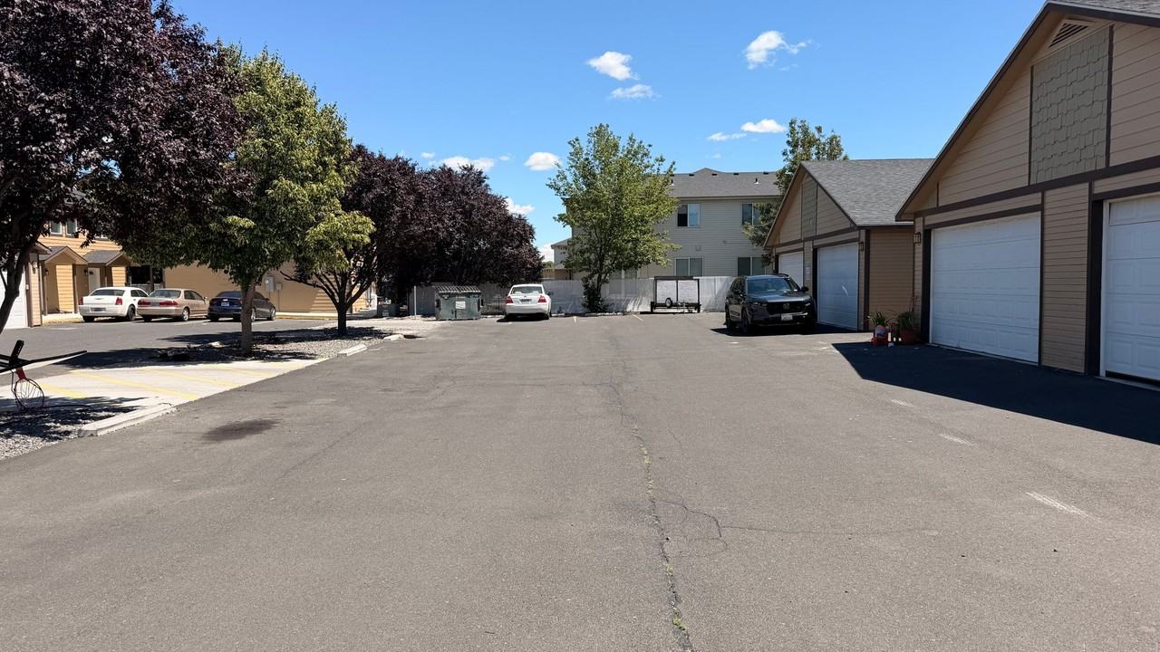 1331 S Monroe St #B - Photo 2 of 15