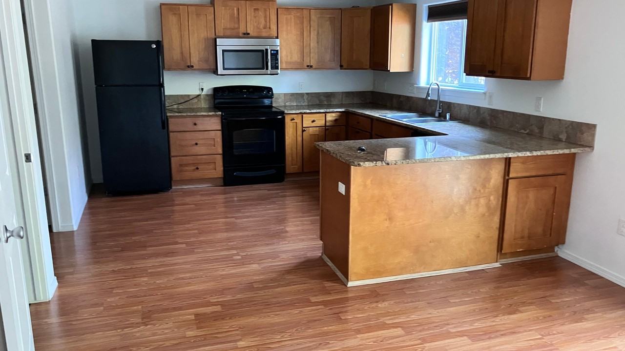 1331 S Monroe St #B - Photo 5 of 15