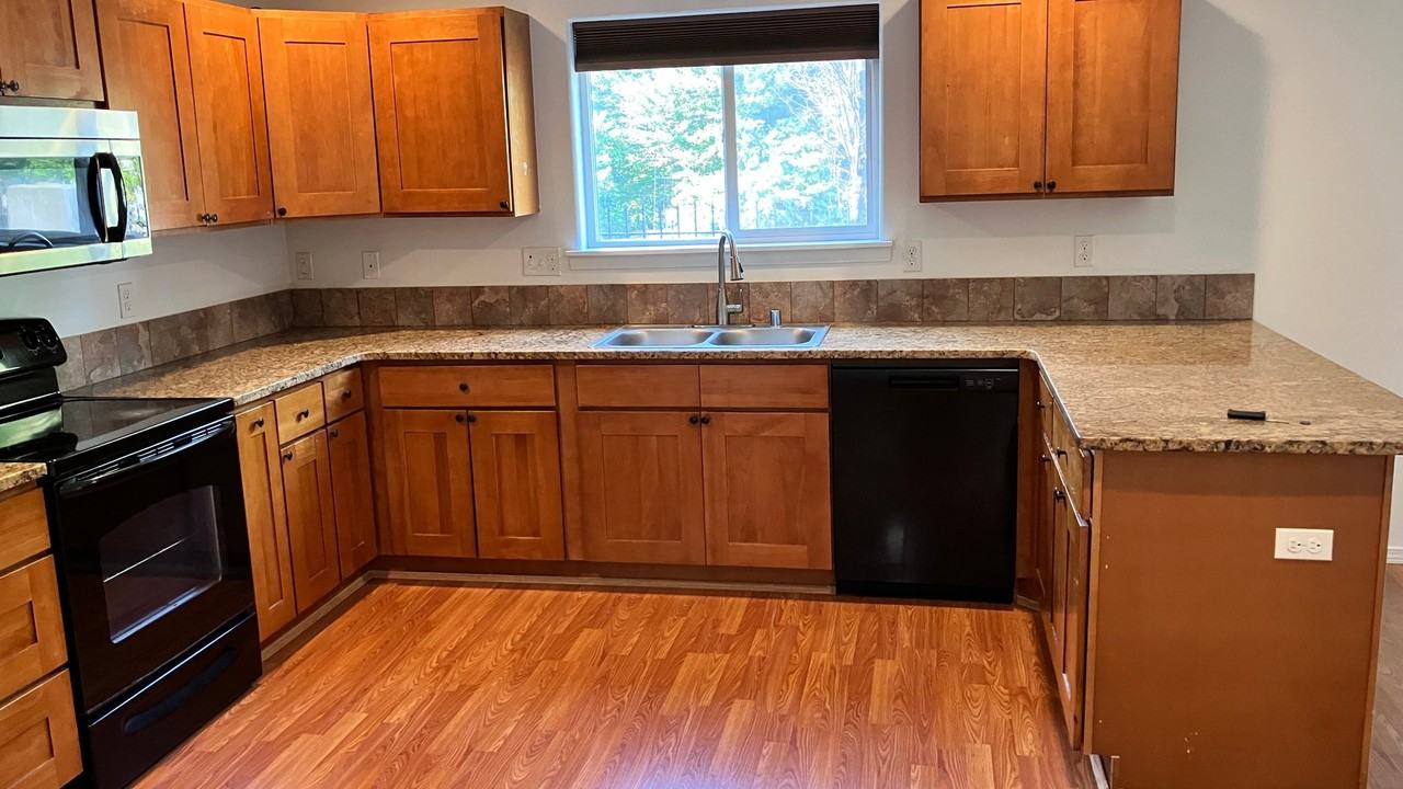 1331 S Monroe St #B - Photo 6 of 15