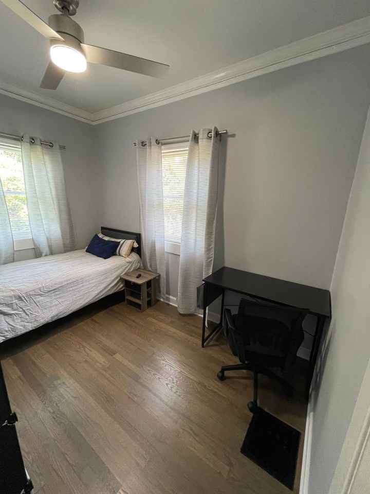 417 Princeton Way Ne - Photo 4 of 6