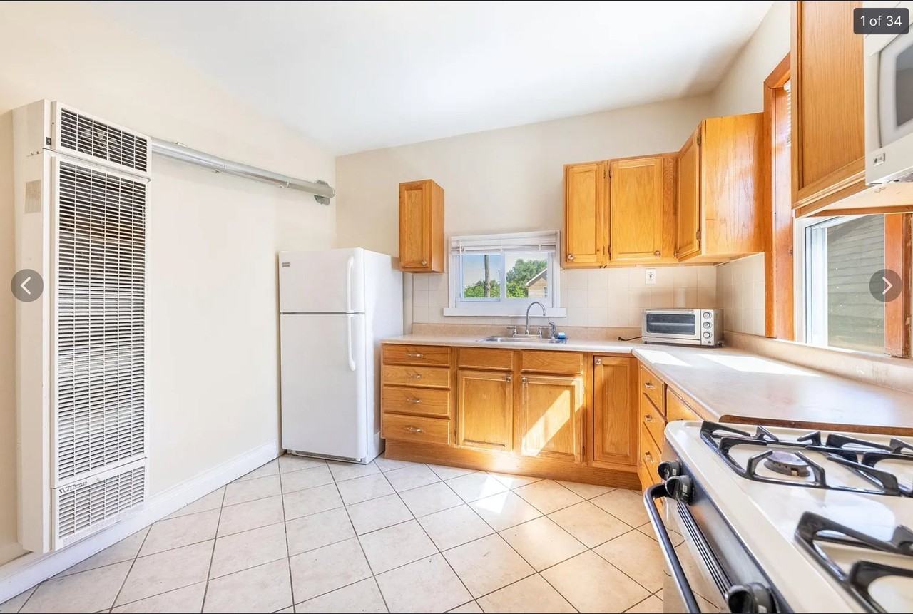2058 W 19th St #2 - Photo 2 of 18