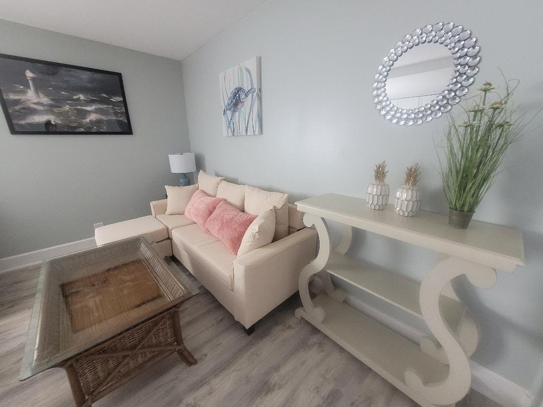 4D 10th Ave - Photo 4 of 14