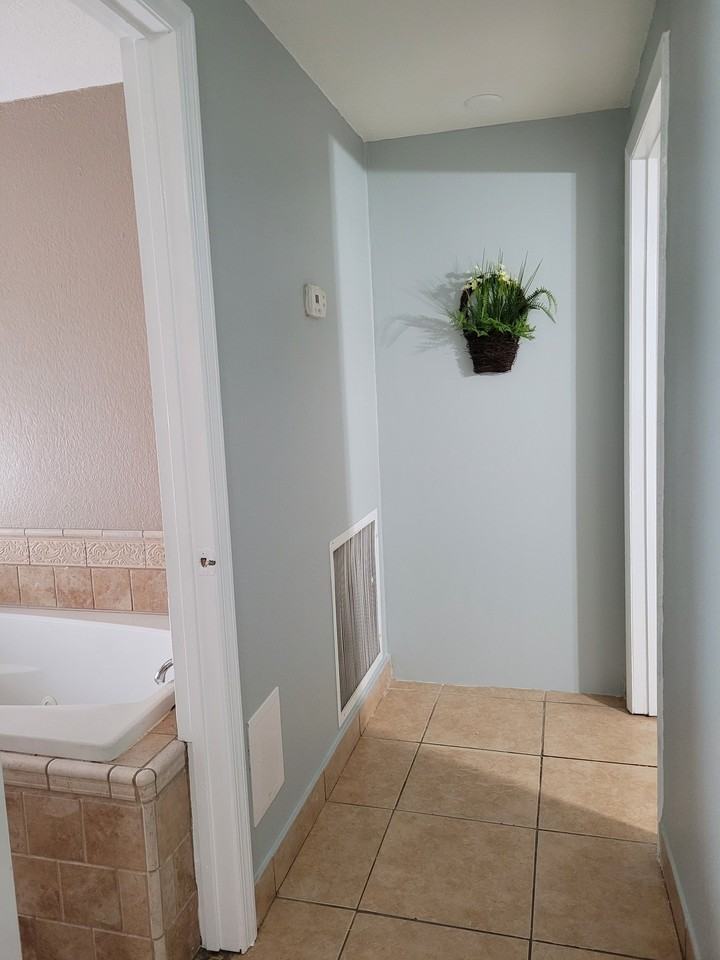 4D 10th Ave - Photo 5 of 14