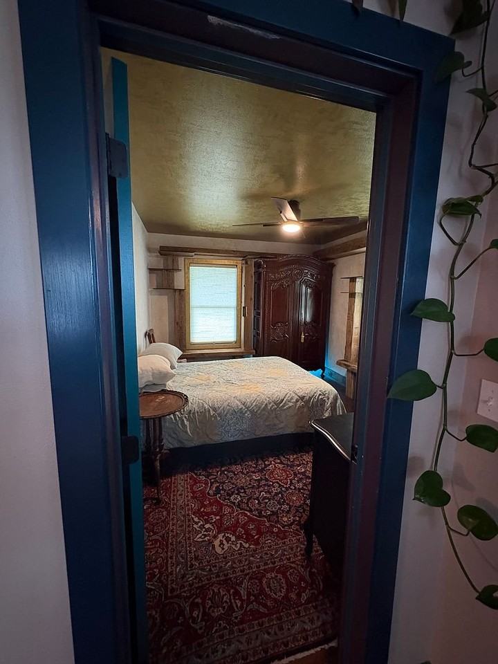614 W Main St - Photo 2 of 5