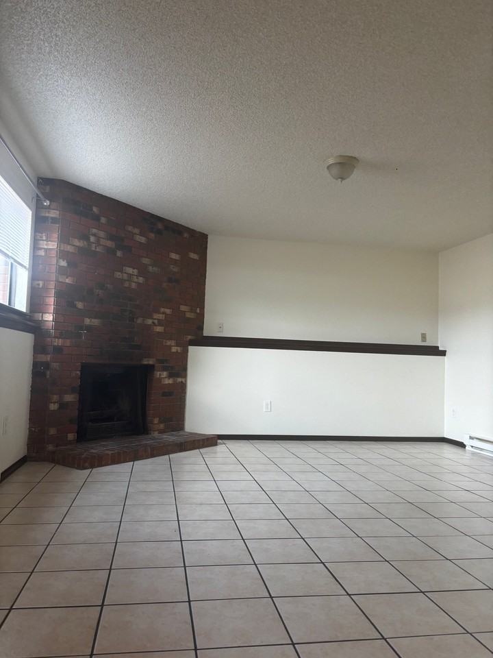 114 Juniper Pl #B - Photo 4 of 9