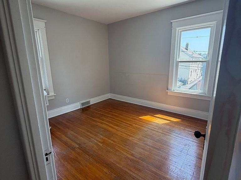 15 Traymore St - Photo 6 of 10