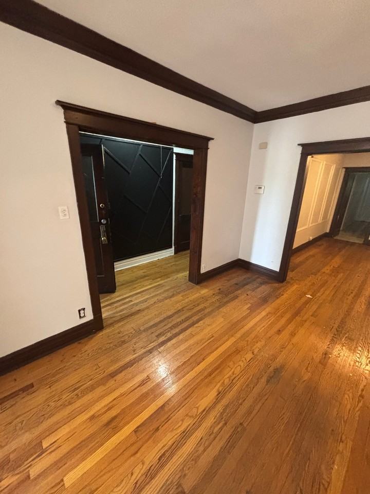 708 W 61st Pl #1 - Photo 2 of 5